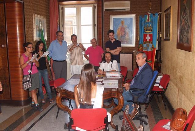 incontro con sindaco di avola 22ago08 (9)_ridimensionare.JPG